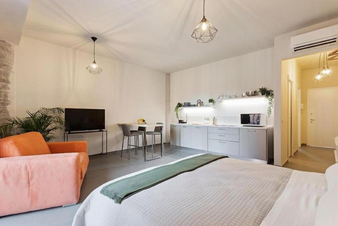 Etna Suite Design Apartments Катанія Екстер'єр фото